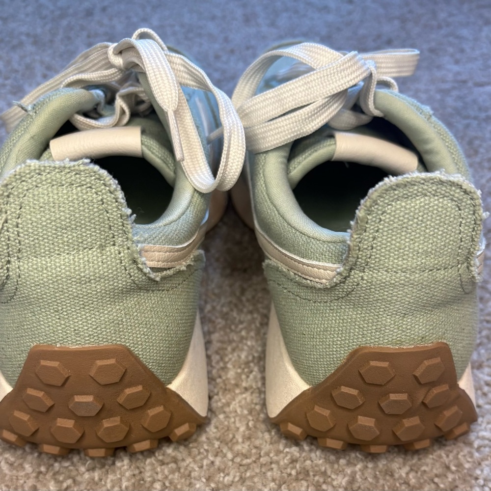 Dolce Vita DV Braiden Sage Green Avacado Womens Lifestyle Sneakers size 10 - Picture 8 of 11